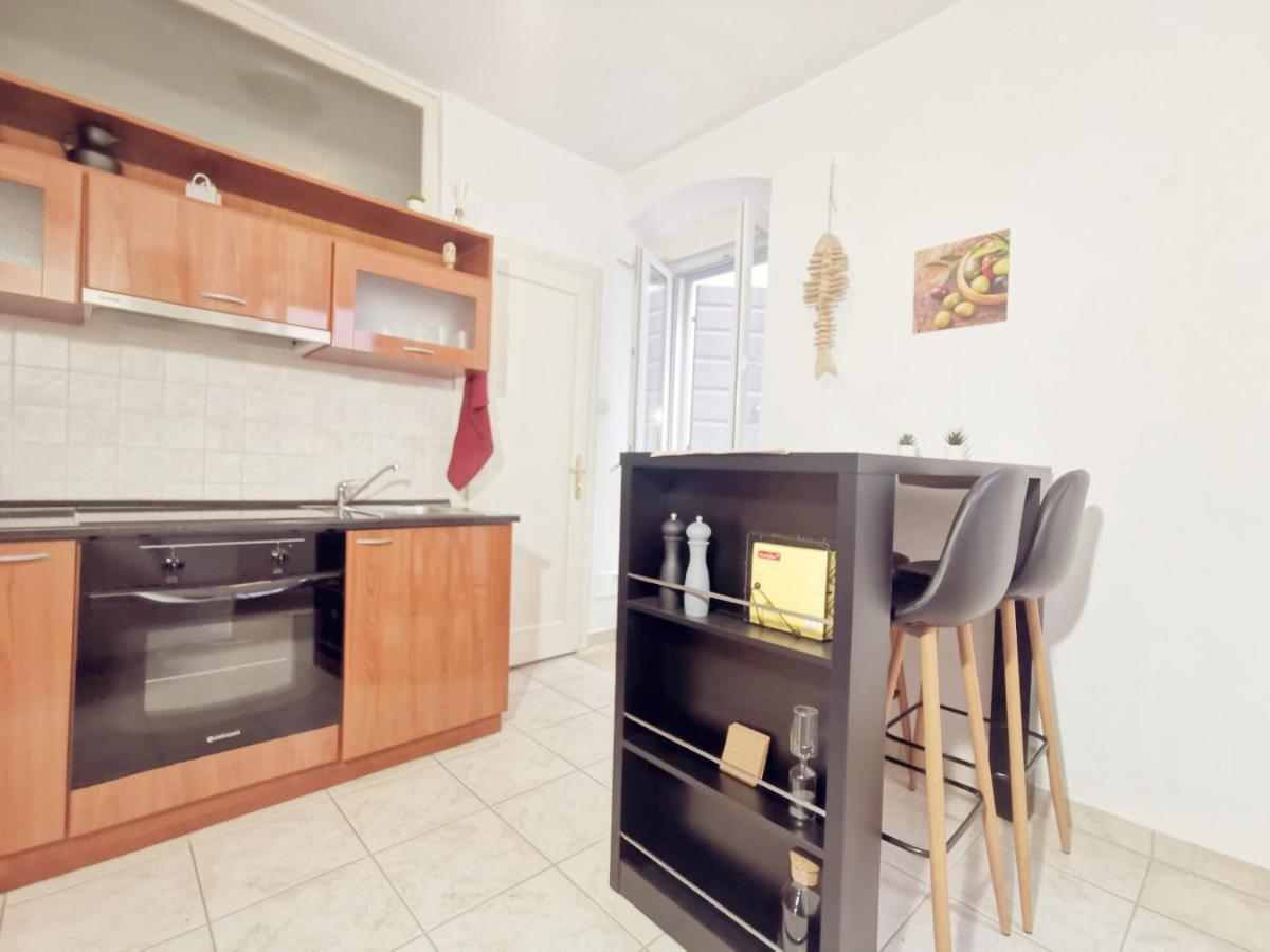 One Bedroom Apartment In The Old Town Split Exterior foto